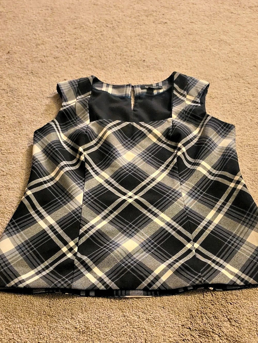White House Black Market Plaid Blouse in Black & Gray Size 14 Like New